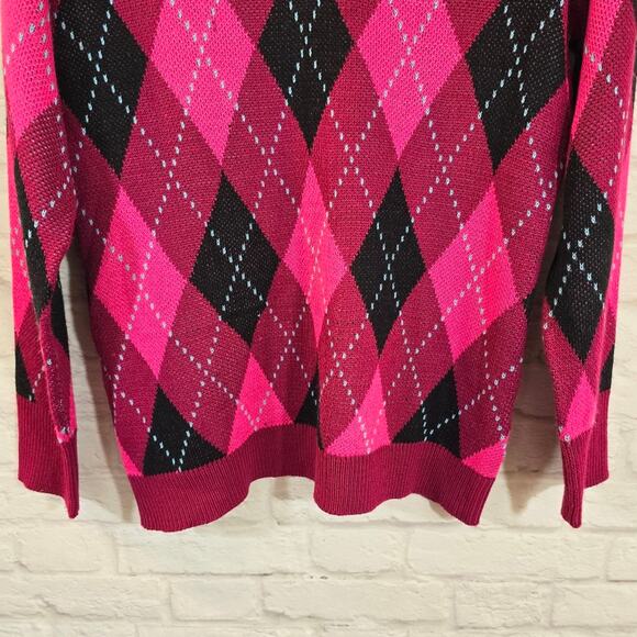 M New York & Company Essential V-Neck Sweater Magenta Pink Argyle Size M Preppy - Picture 3 of 8